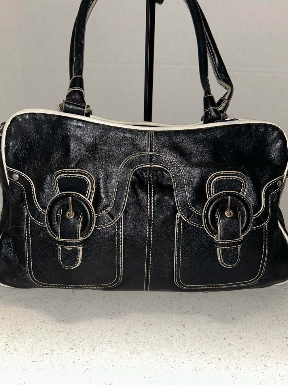 Wilson’s Leather Black Contrast-Stitch Tote Bag